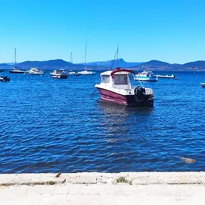 Maison De Pêcheur Les Pieds Dans L'eau Giens Hyères
